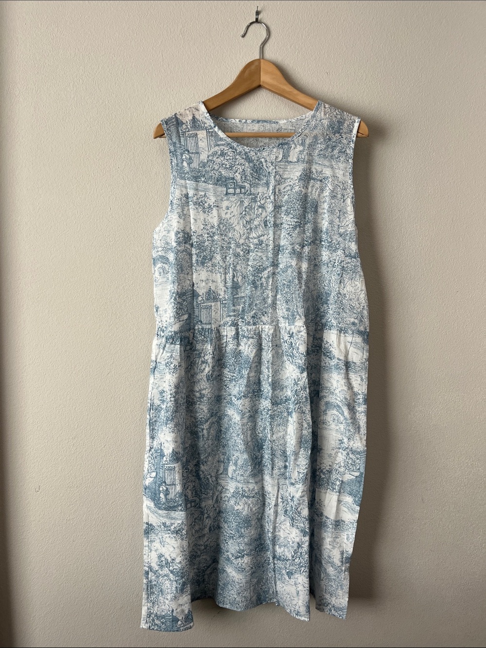 Sleeveless Summer Toile Midi Dress Blue and White Free Size Made in Korea